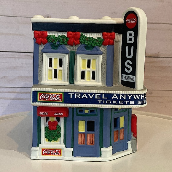 COCA COLA - Village Bus Station - Town Square Collection - Picture 5 of 12